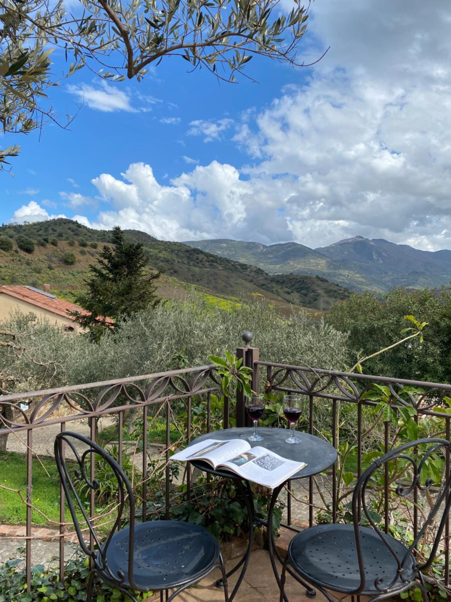 Azienda Agrituristica Bergi 카스텔부오노 외부 사진