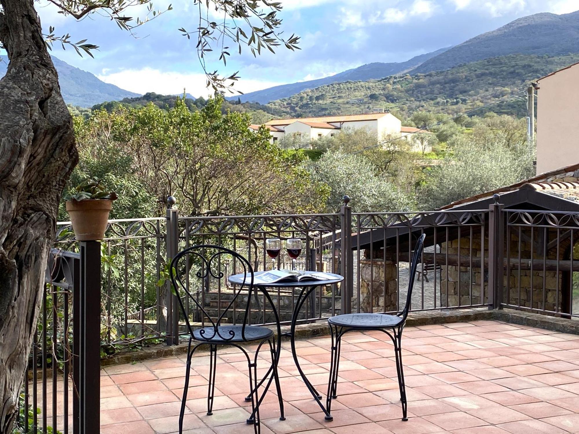 Azienda Agrituristica Bergi 카스텔부오노 외부 사진