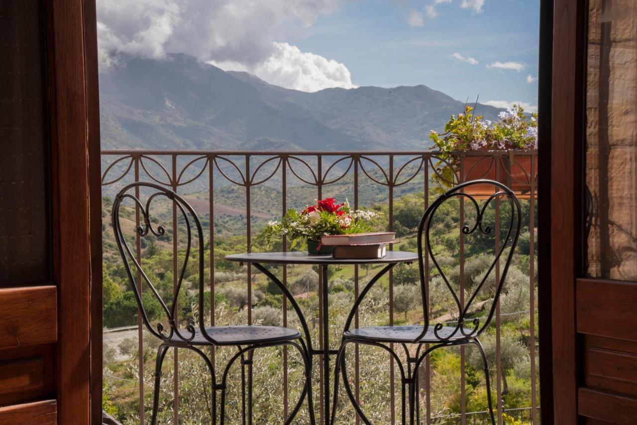 Azienda Agrituristica Bergi 카스텔부오노 외부 사진