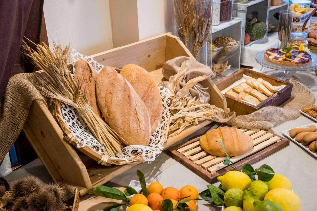 Azienda Agrituristica Bergi 카스텔부오노 외부 사진